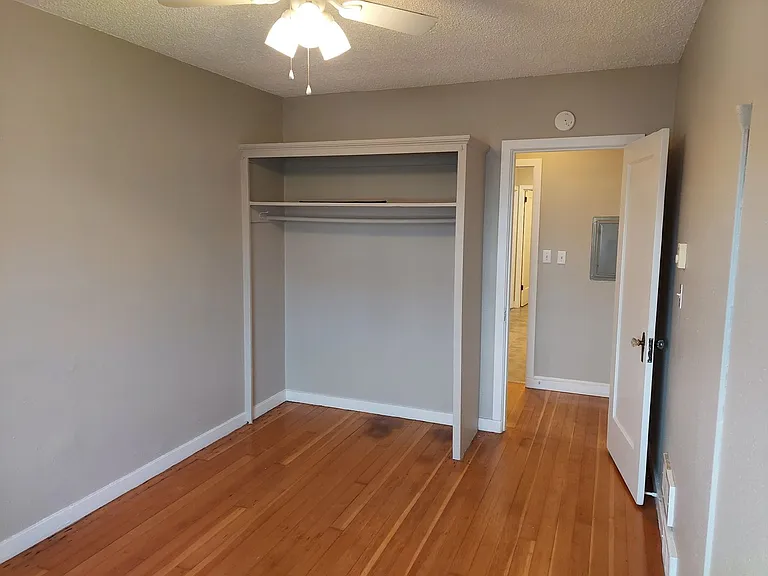 2516 Cornwall Ave #8 — Photo 6