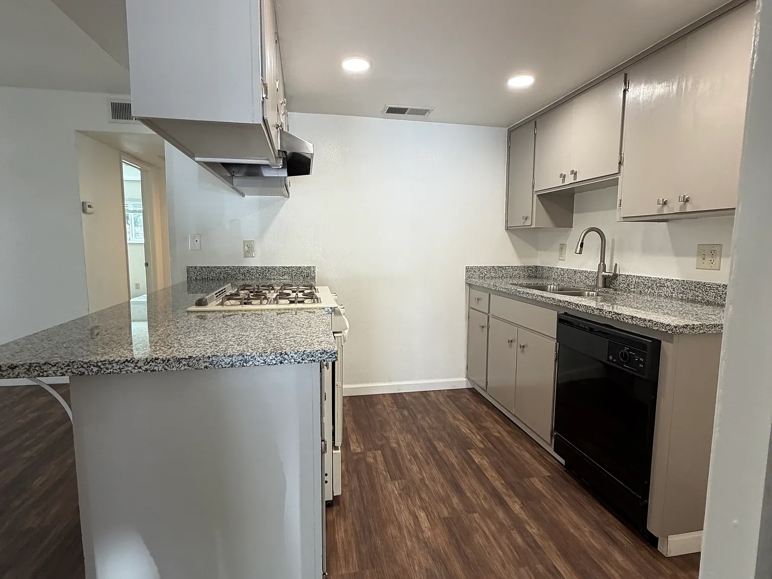 2 bed, 1200 sqft, $2,275 — Photo 1