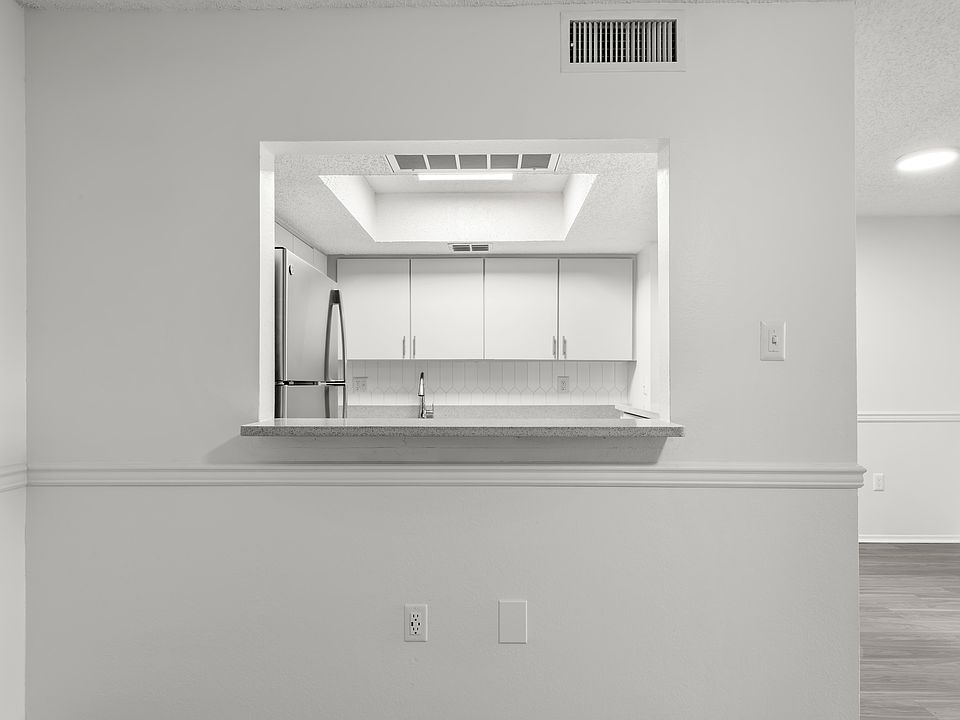 Emerald Apartment Home