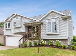 209 Stanwyck Dr, Iowa City, IA 52240