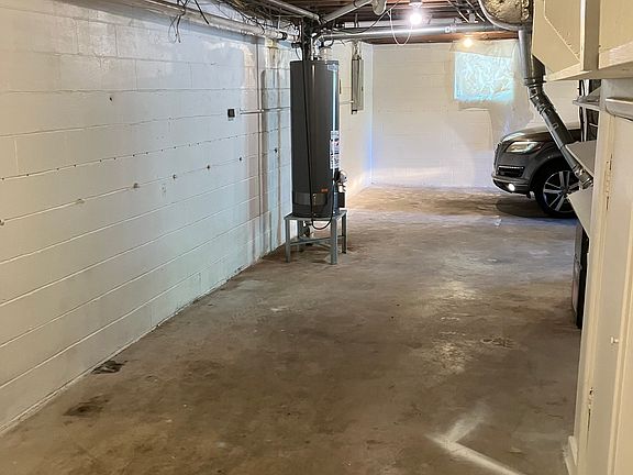 3rd image of 3315 Highland Dr #2