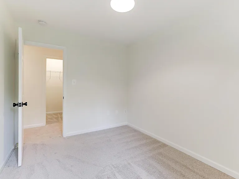 1379 Northgate Sq — Photo 24