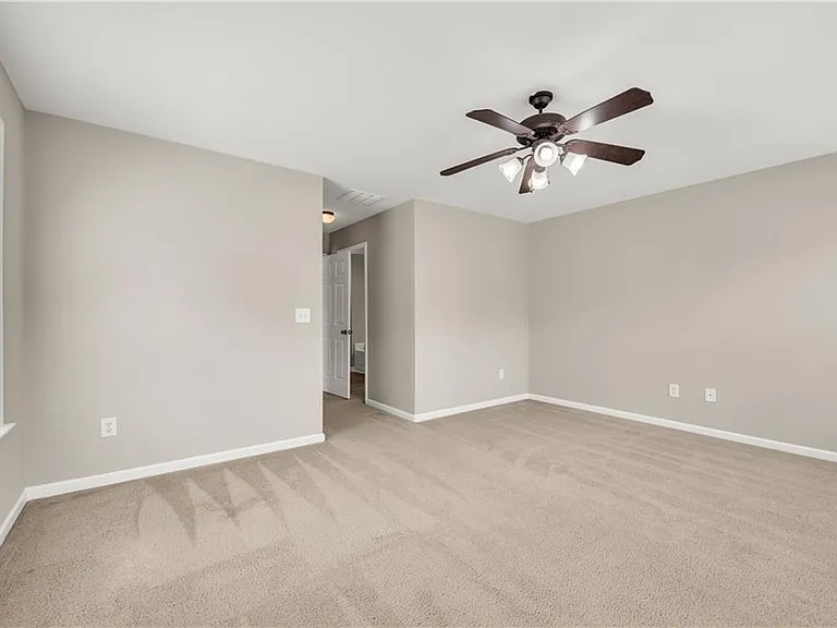 501 Grove Field Ct — Photo 37