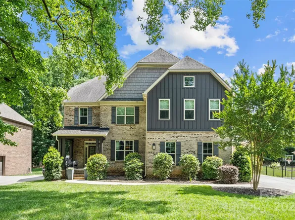 3731 Lakeside Dr, Charlotte, NC 28226