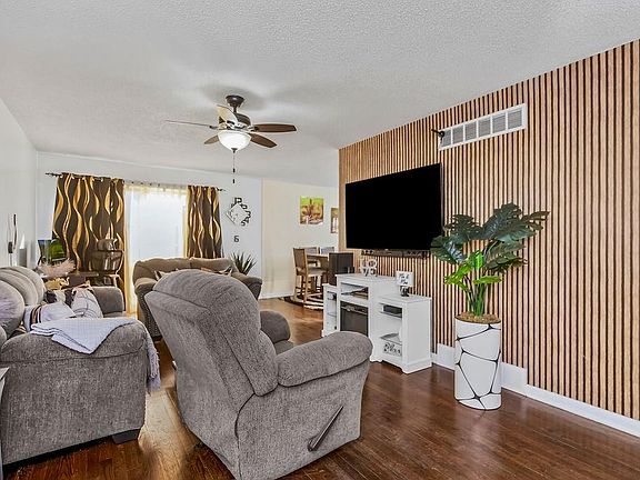 3rd image of 1717 NE 50th St