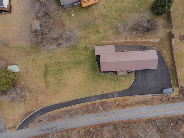 2537 Old Baltimore Rd, Draper, VA 24324