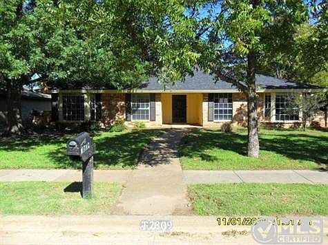 1st image of 2809 Peachtree Ln