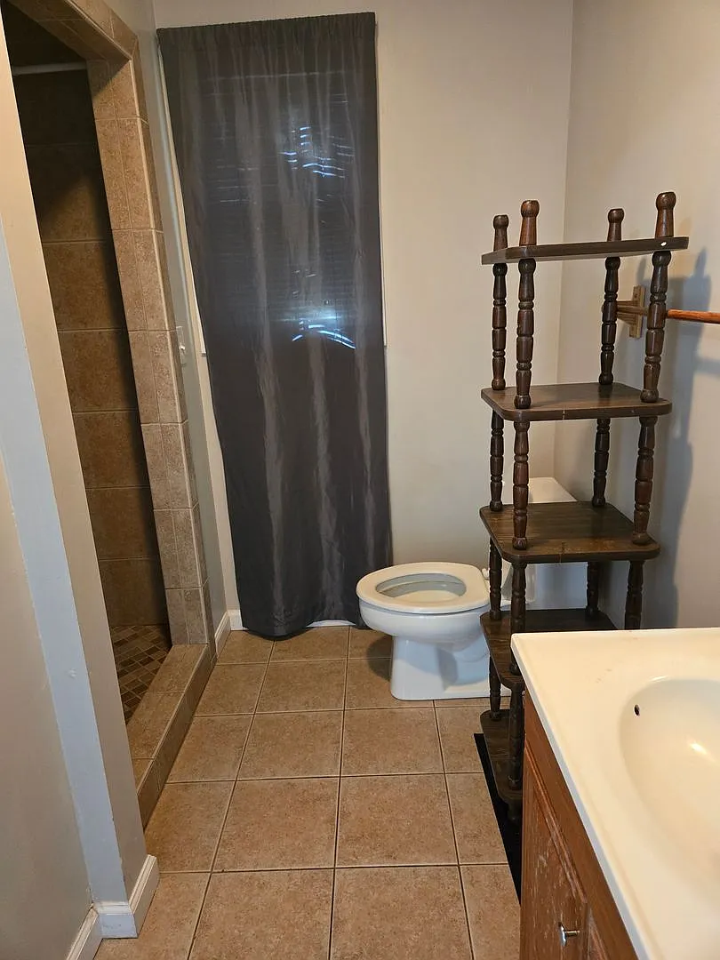 Duplex For Rent-Great Location! — Photo 3