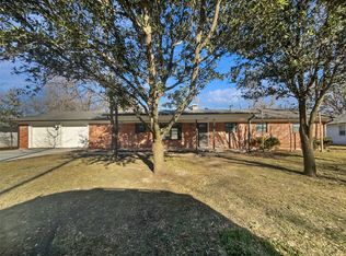 464 W Fulton St, Van Alstyne, TX 75495