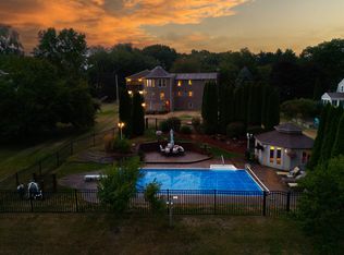 28 Old Auburn Rd, Derry, NH 03038