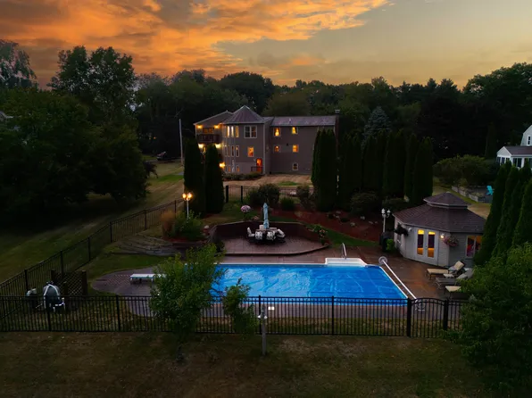 28 Old Auburn Road, Derry, NH 03038