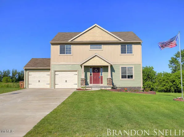 16232 Trent Ridge Dr NE, Cedar Springs, MI 49319