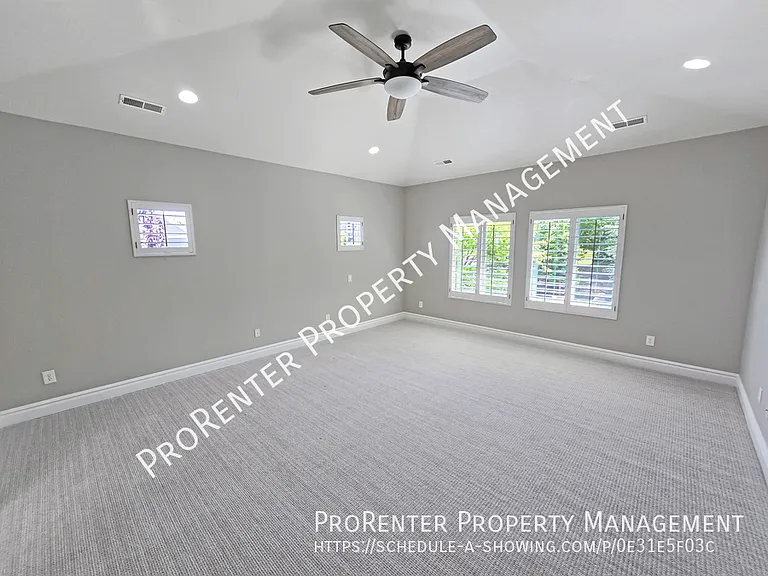 843 Eaglepointe Dr — Photo 23