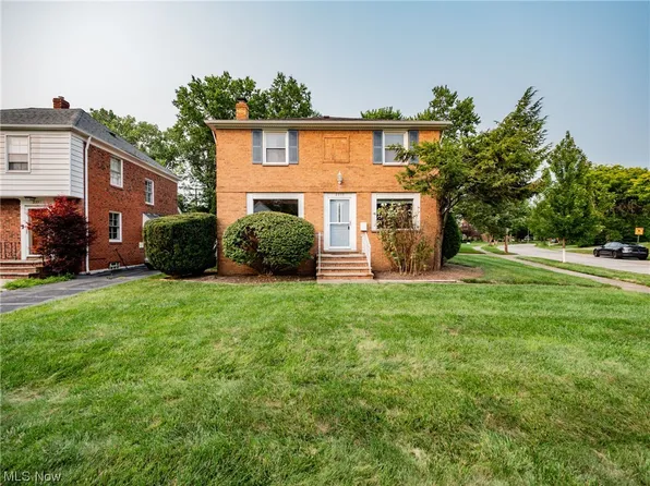 2353 Charney Rd, University Heights, OH 44118