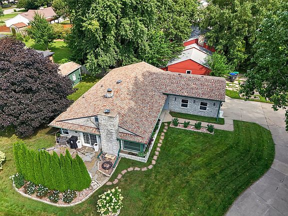 3rd image of 3724 Fleur Dr