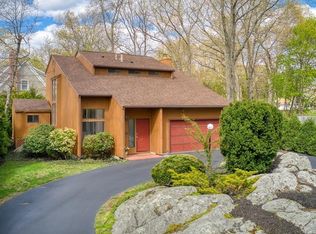 2 Collins Rd, Wakefield, MA 01880