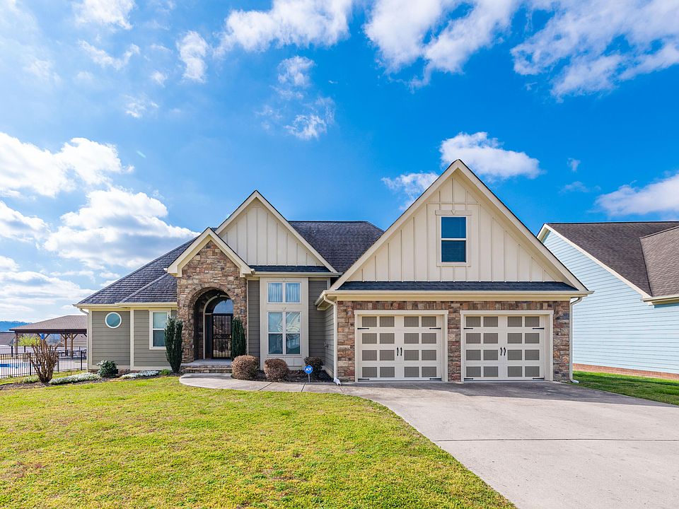 1st image of 132 Holly Oak Ln