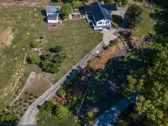 4th image of 1316 McGregor Dr