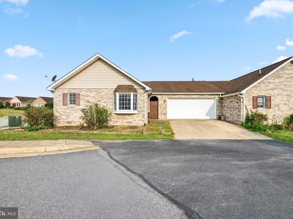 15 Deaken Cir, Strasburg, VA 22657