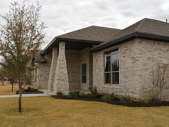 2nd image of 5521 Camino Reale