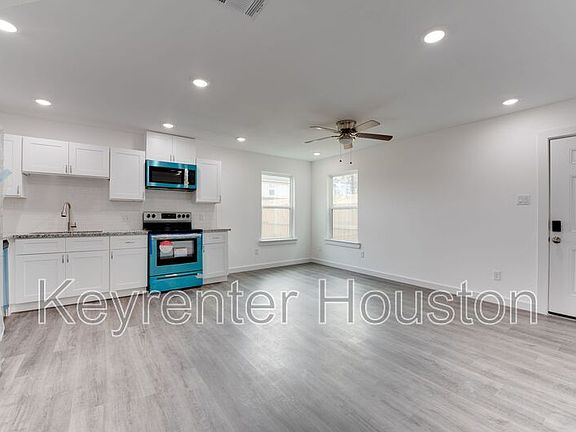 4th image of 8126 Sterlingshire St #B