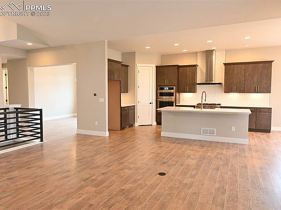 5th image of 2402 Parma Ct