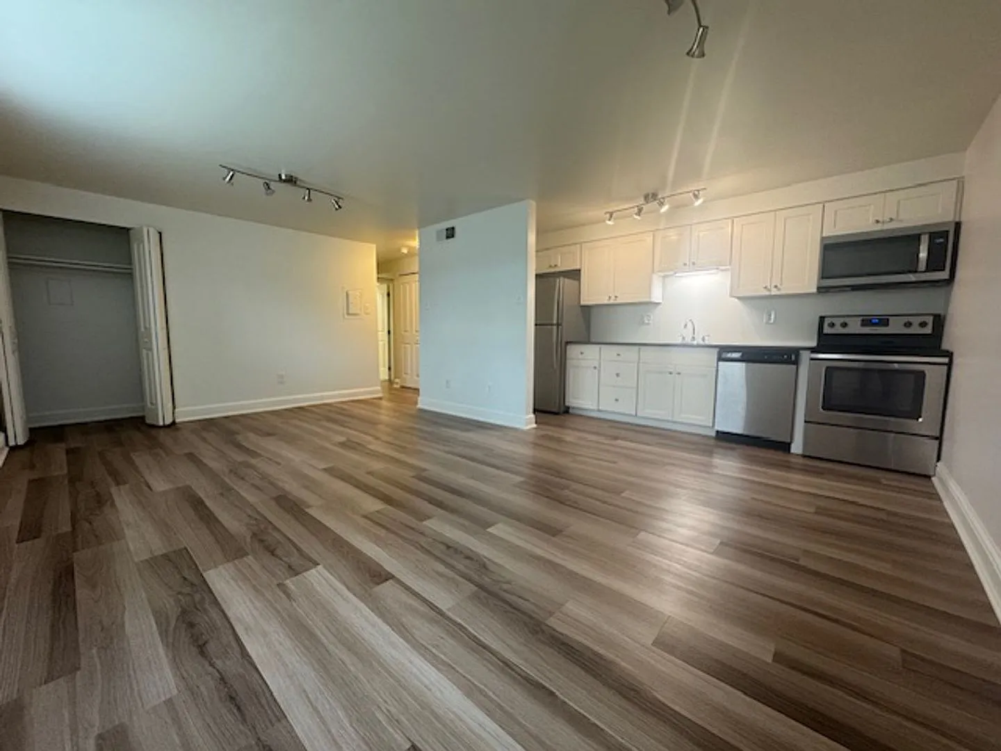 7528 Penn Avenue — Photo 2