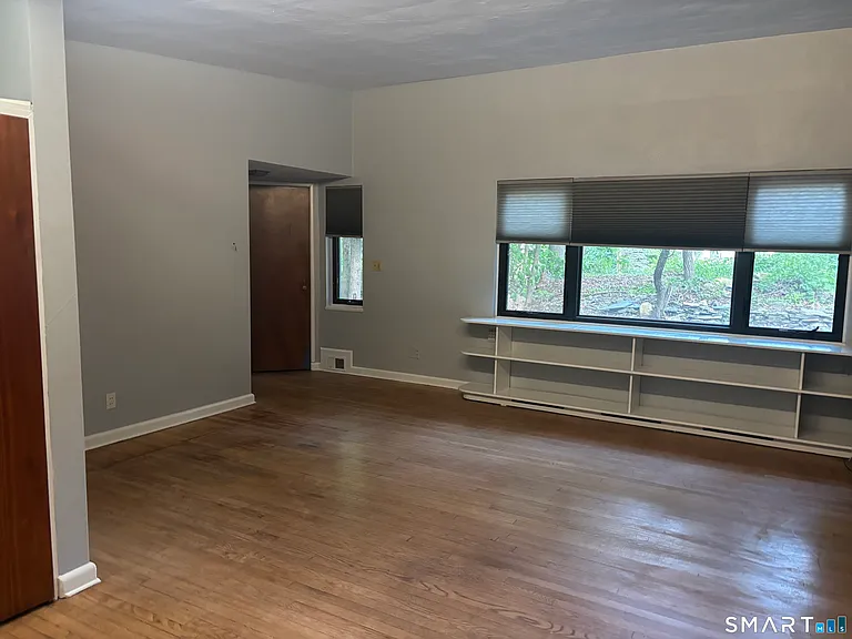 136 Forest Rd — Photo 7