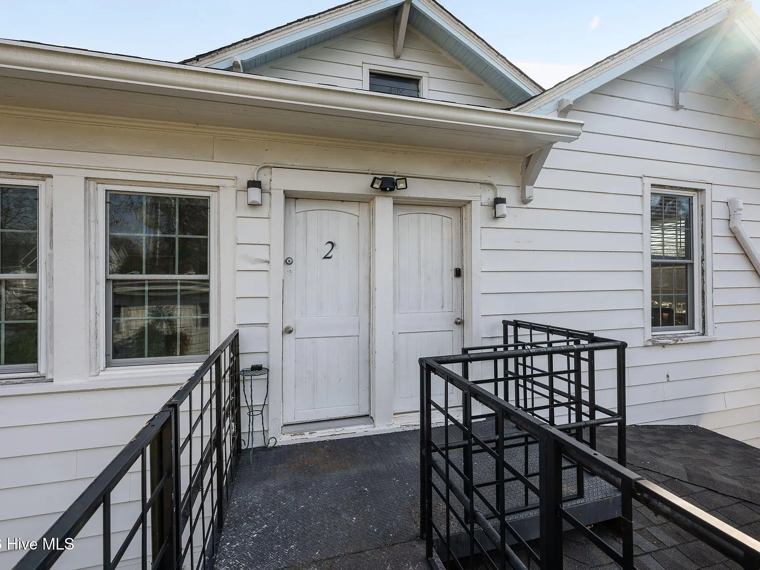 1 bed, 1.0 bath, $2,000 — Photo 2