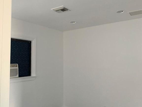 3rd image of 14558 Whittier Blvd
