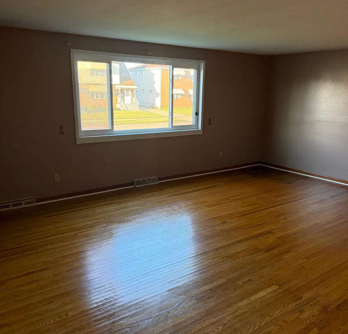 125 Meadowlawn Rd — Photo 2