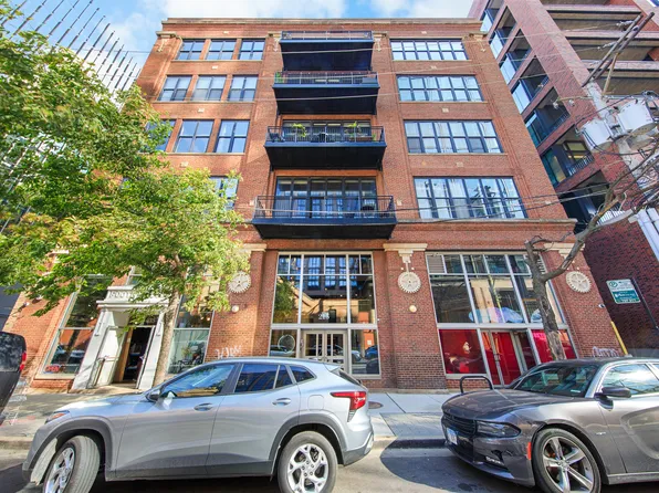 215 N Aberdeen St Unit 403A, Chicago, IL 60607