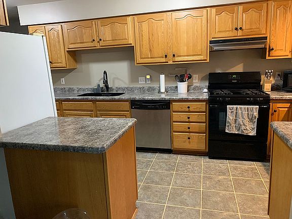 4th image of 111 N Miller St