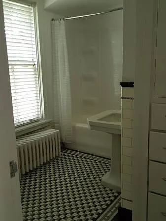 2nd floor full bath