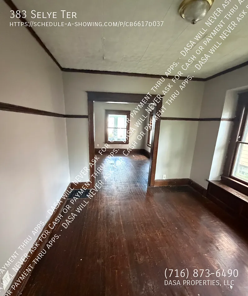 383 Selye - 3 Bed / 1 Bath — Photo 2