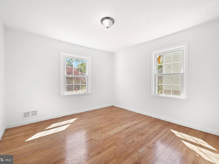 4904 41st Pl — Photo 11