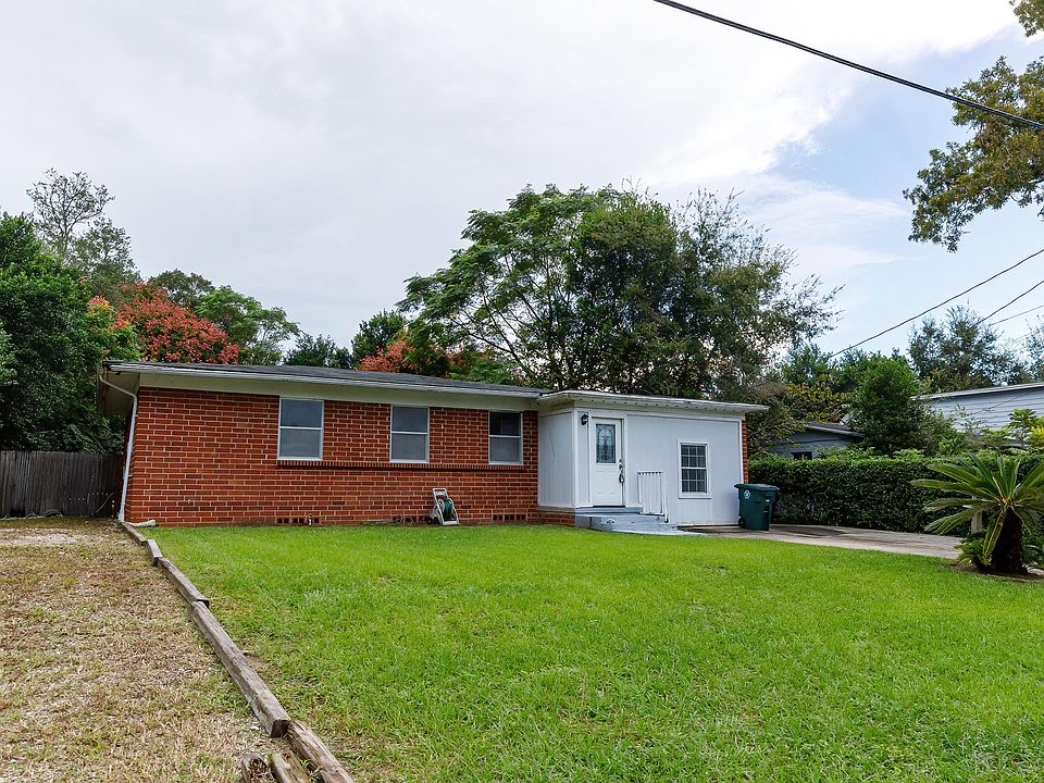 1st image of 4034 Skycrest Dr