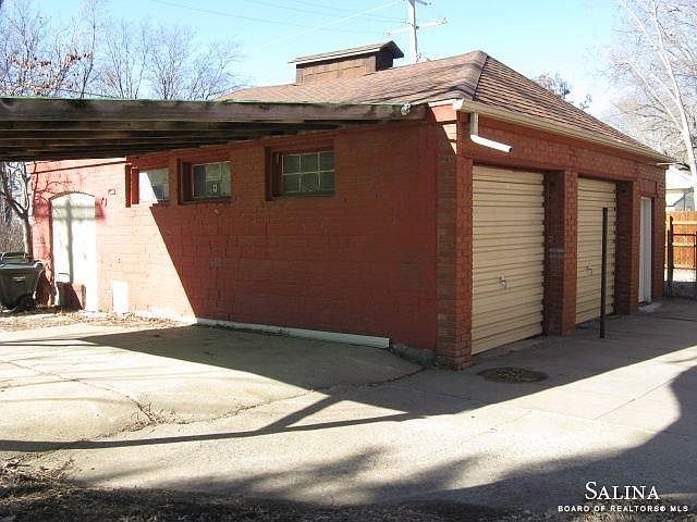 2nd image of 316 S Oakdale Ave