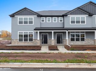 2883 Howard Cmns, Green Bay, WI 54313