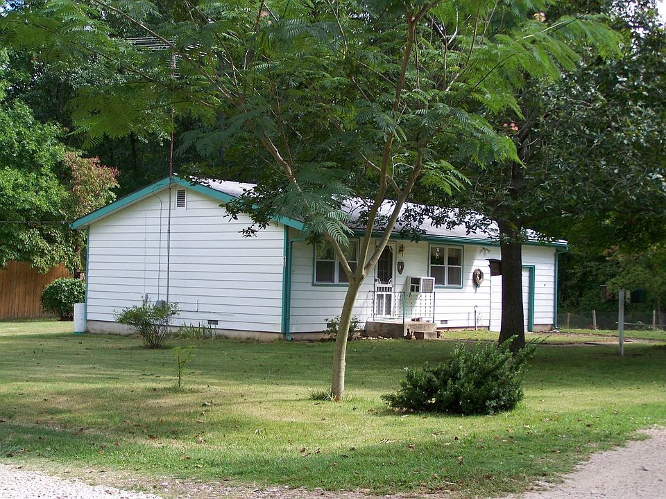 Front View Level, Corner Lot