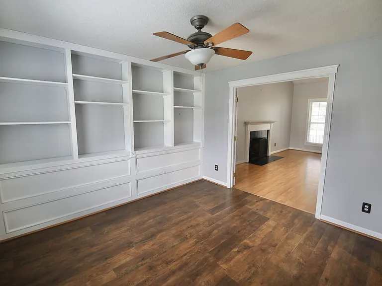 4400 Greensbury Dr — Photo 52