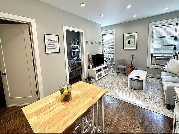 3rd image of 466 Amsterdam Ave APT 2A
