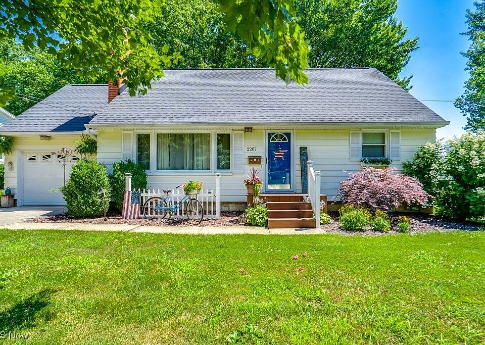 1st image of 2207 Robinhood Dr