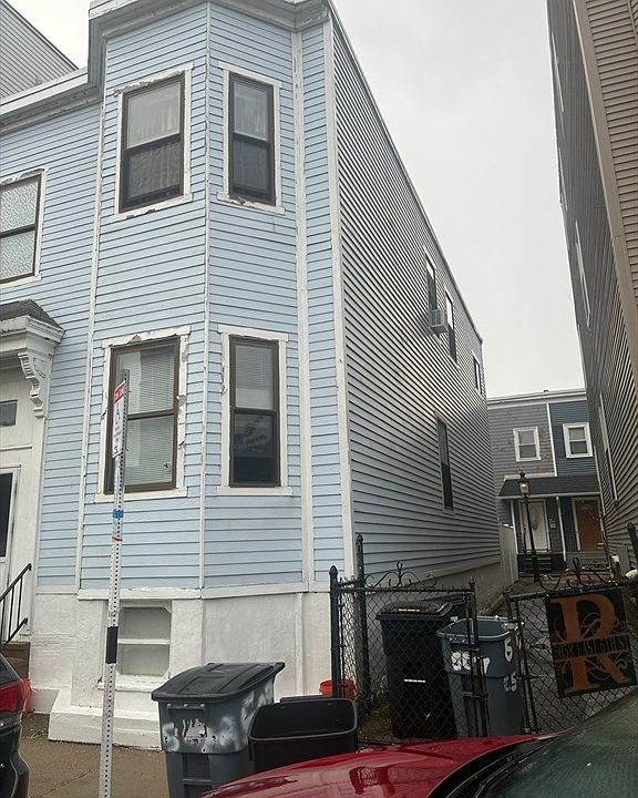1st image of 507 E 5th St