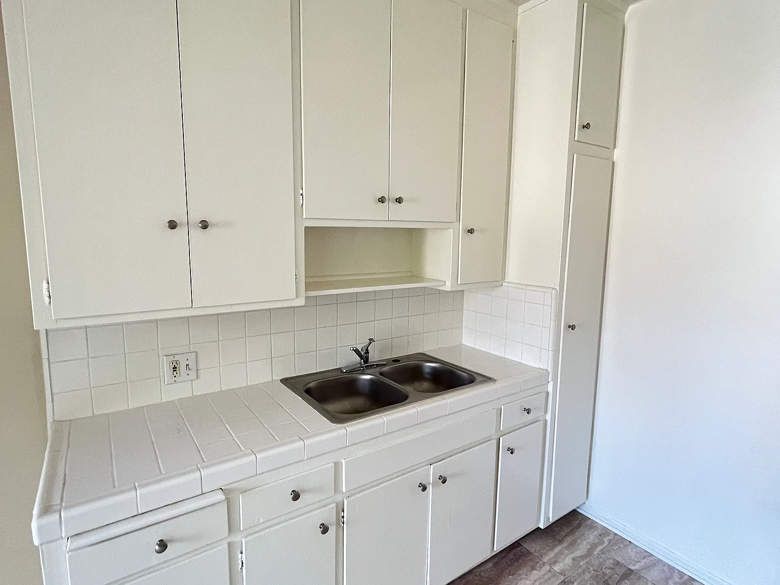 2 bed, 1.5 bath, $2,500 — Photo 4