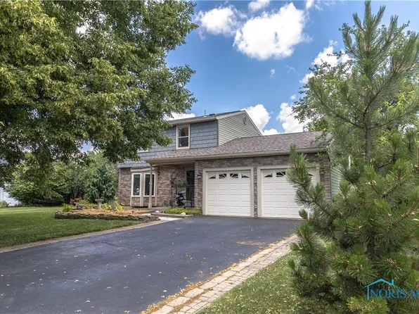 843 Colonial Ct, Waterville, OH 43566