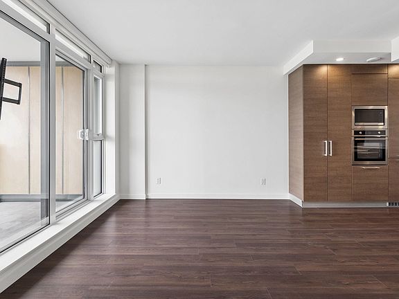 4th image of 285 E 10th Ave #1101