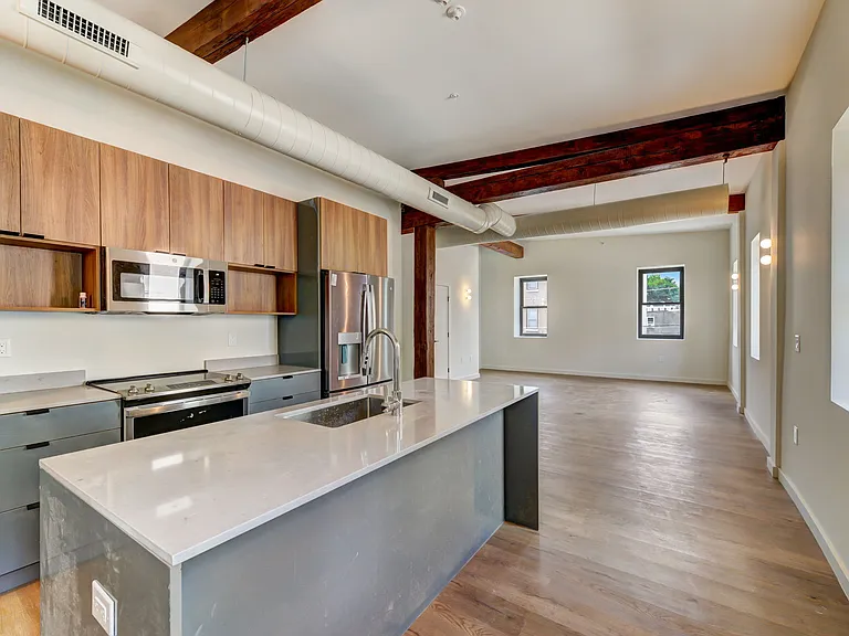 619 N 35th St #201 — Photo 2