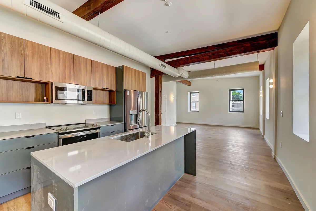 Photo 2 of 11 - 619 N 35th St #201 - Philadelphia, PA Building Photo - 619 N 35th St #201