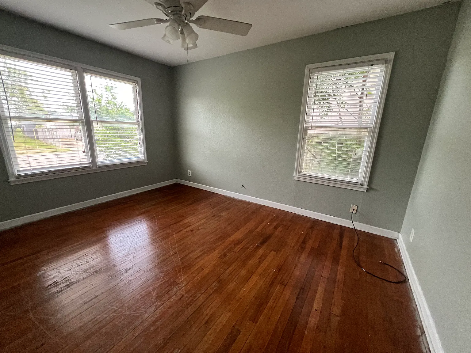 3 bed, 980 sqft, $1,200 — Photo 4